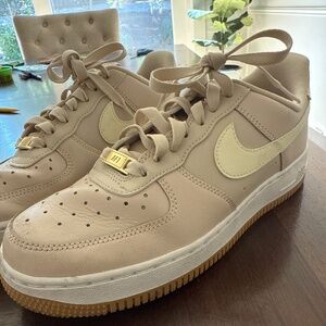 Nike airforce 1 - women - tan
